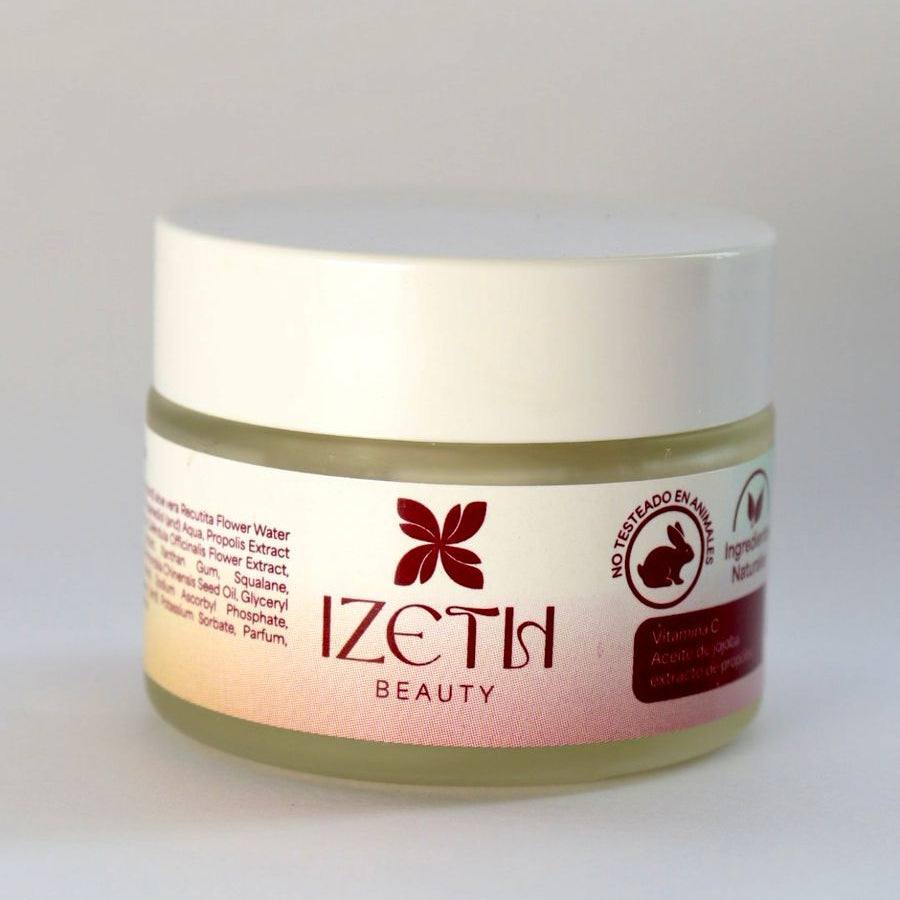 Con vitamina C, miel de abejas, aceite de jojoba y extracto de propóleo.
